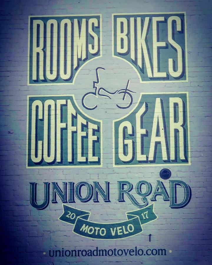 Union Road Moto Velo Accommodation Crediton Eksteriør billede